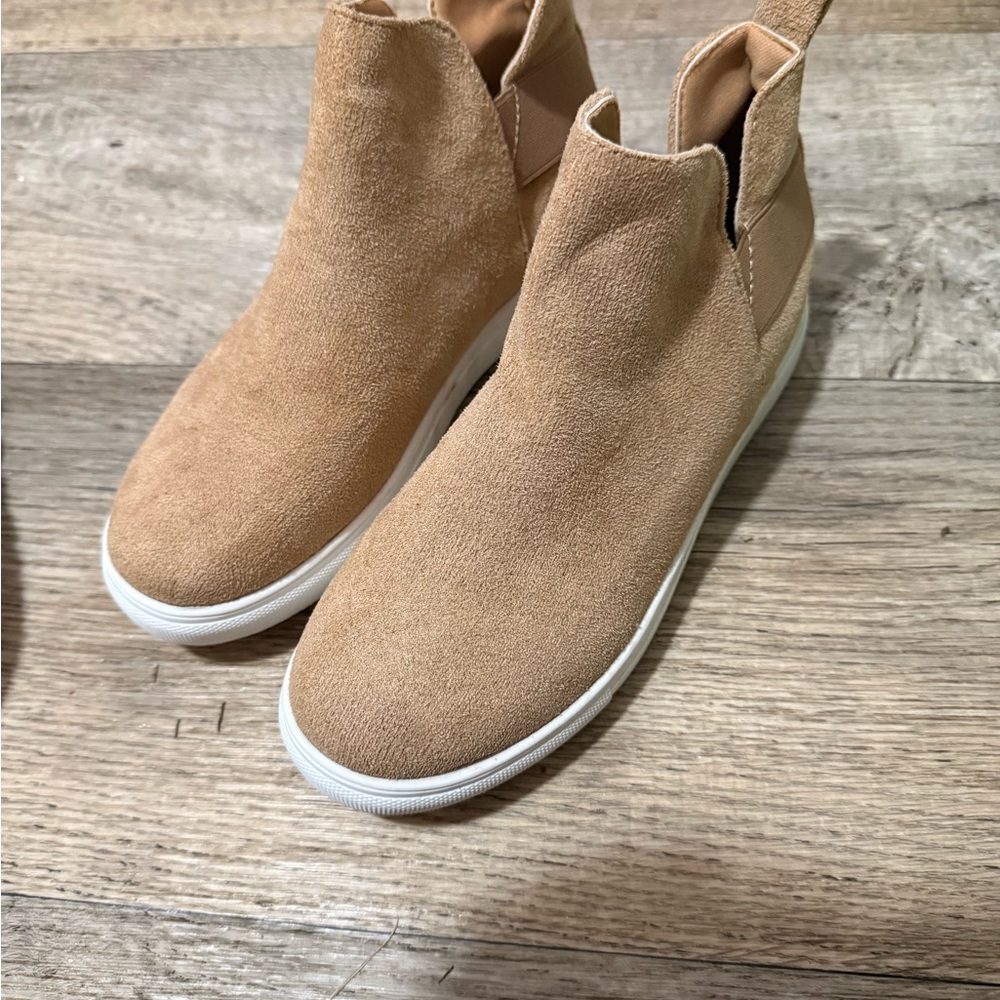 Stylish Tan Ankle Booties